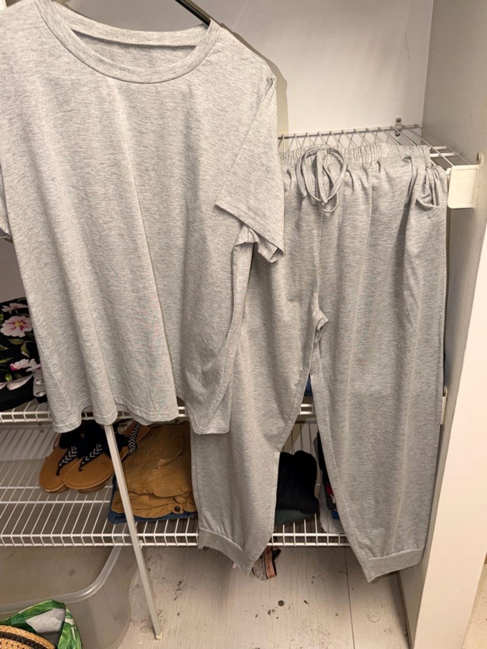 ' Light grey lounge set